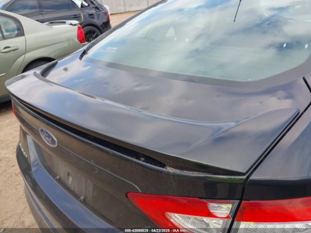 3FA6P0HD0FR278196 Ford FUSION SE