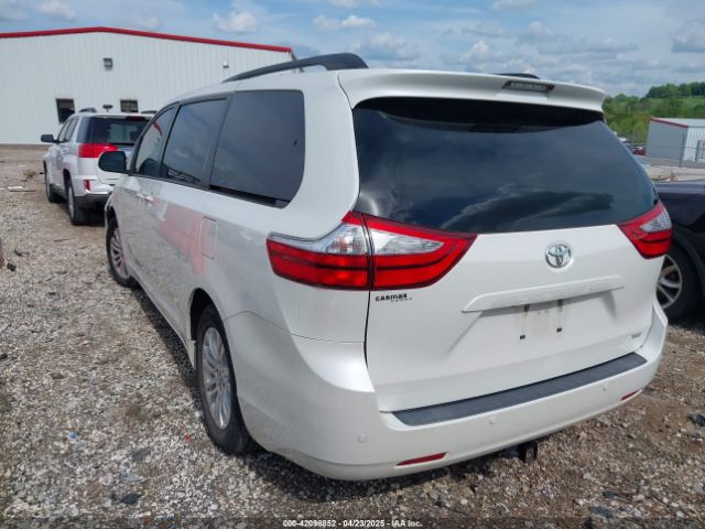 5TDYZ3DC1HS829344 Toyota Sienna Xle Premium 8 Passenger