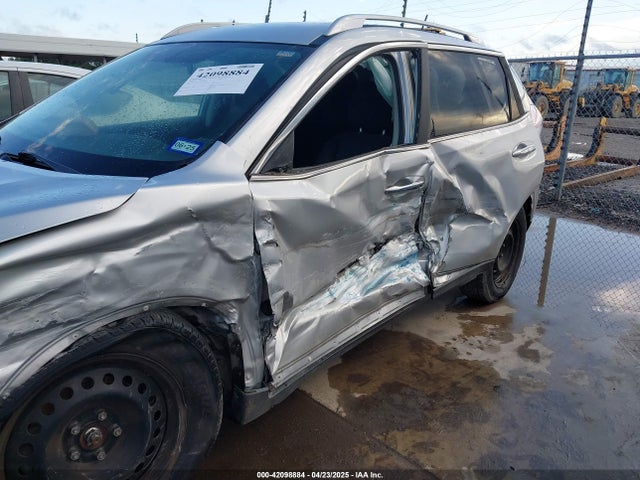 JN8AT2MT7GW028885 Nissan ROGUE S