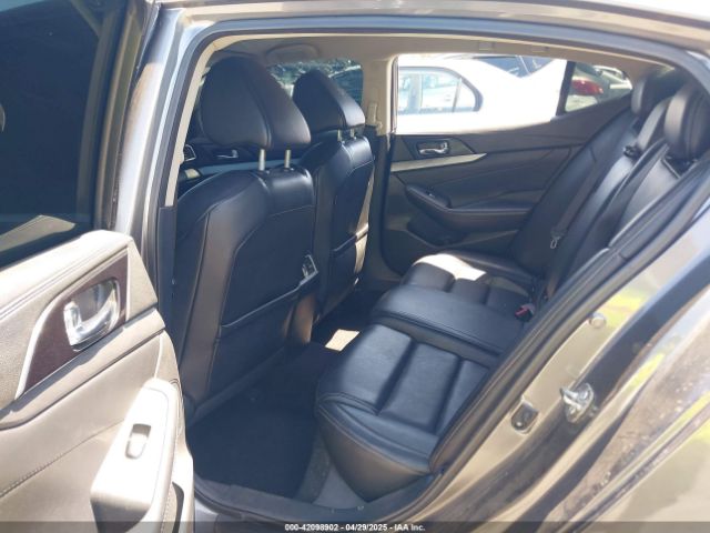 1N4AA6AP1JC388815 Nissan Maxima 3.5 Sv
