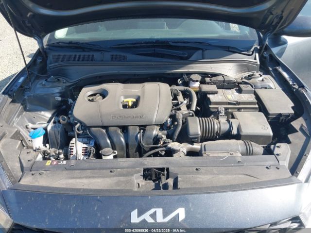 3KPF24AD8PE585604 KIA Forte Lxs
