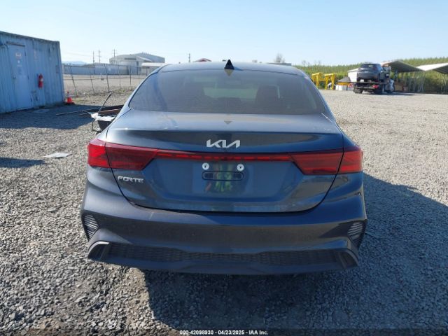 3KPF24AD8PE585604 KIA Forte Lxs
