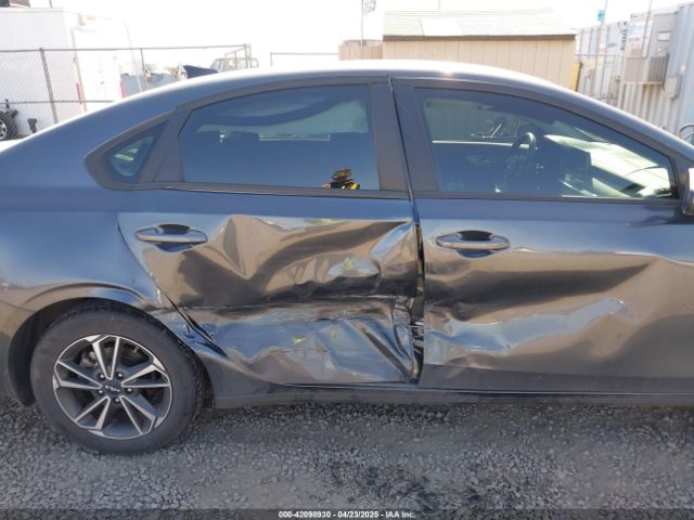 3KPF24AD8PE585604 KIA Forte Lxs