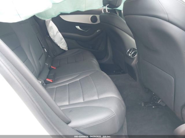 W1KWF8DB8MR605913 Mercedes-Benz C 300 Sedan