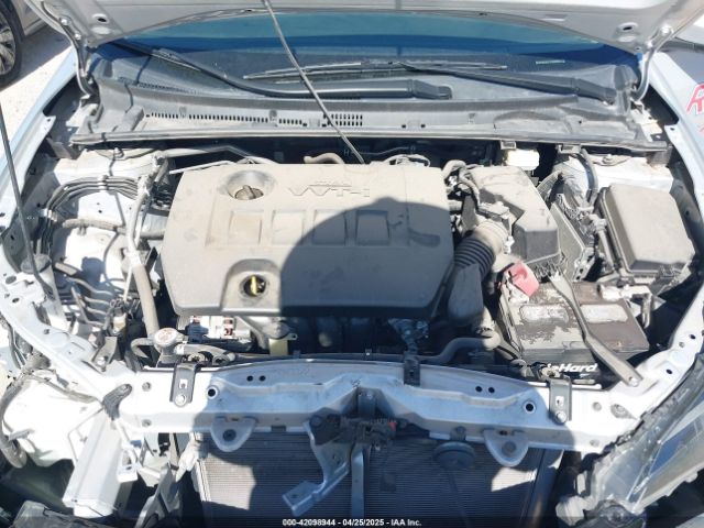 2T1BURHE1JC097976 Toyota COROLLA LE