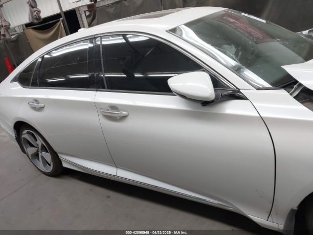 1HGCV1F96JA089256 Honda Accord Touring
