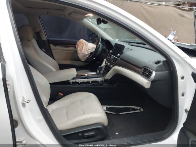 1HGCV1F96JA089256 Honda Accord Touring