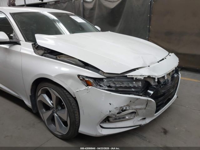 1HGCV1F96JA089256 Honda Accord Touring