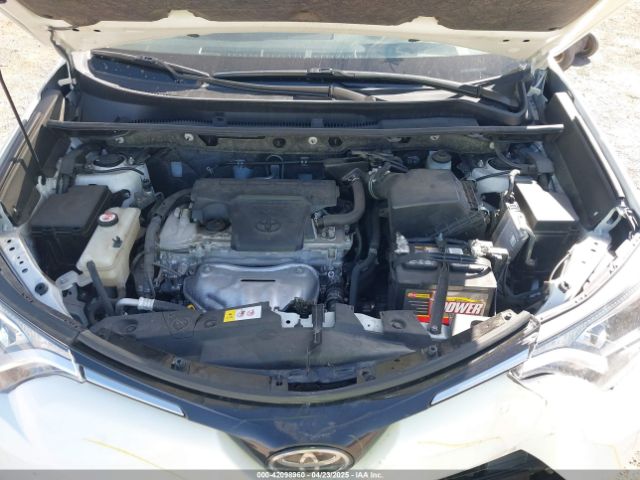 JTMZFREV0HJ102435 Toyota RAV4 LE