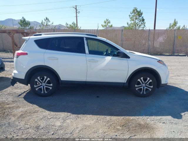 JTMZFREV0HJ102435 Toyota RAV4 LE