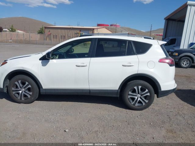 JTMZFREV0HJ102435 Toyota RAV4 LE