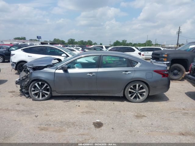 1N4AL3AP2JC229312 Nissan Altima 2.5 Sr