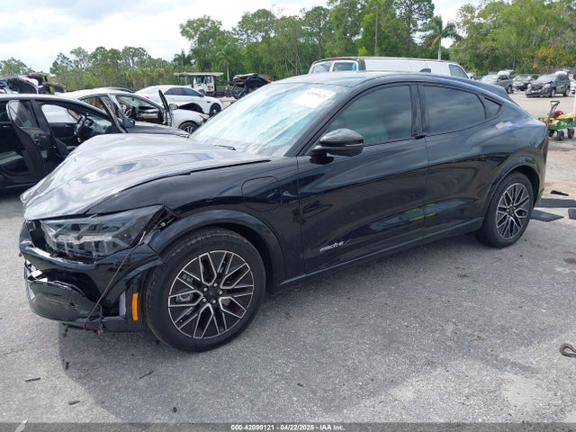 Ford Mustang Mach-e Premium 2024 3FMTK3R72RMA42779 Image 2