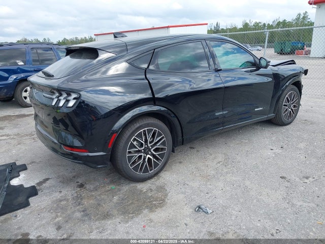 Ford Mustang Mach-e Premium 2024 3FMTK3R72RMA42779 Image 4