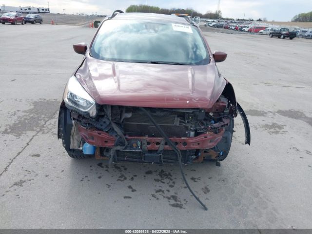1FMCU9GD2JUC63126 Ford ESCAPE SE