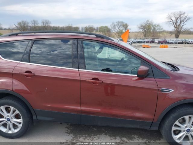 1FMCU9GD2JUC63126 Ford ESCAPE SE