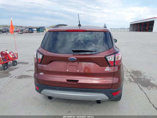 1FMCU9GD2JUC63126 Ford ESCAPE SE