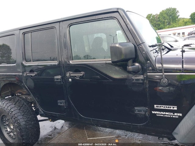 1C4BJWDG4FL687829 Jeep Wrangler Unlimited Sport