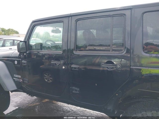 1C4BJWDG4FL687829 Jeep Wrangler Unlimited Sport