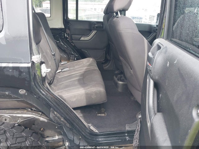 1C4BJWDG4FL687829 Jeep Wrangler Unlimited Sport