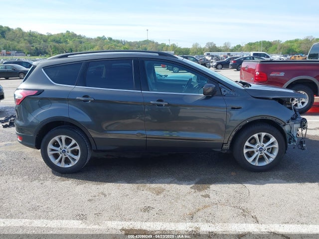 1FMCU0GD4HUD94743 Ford ESCAPE SE