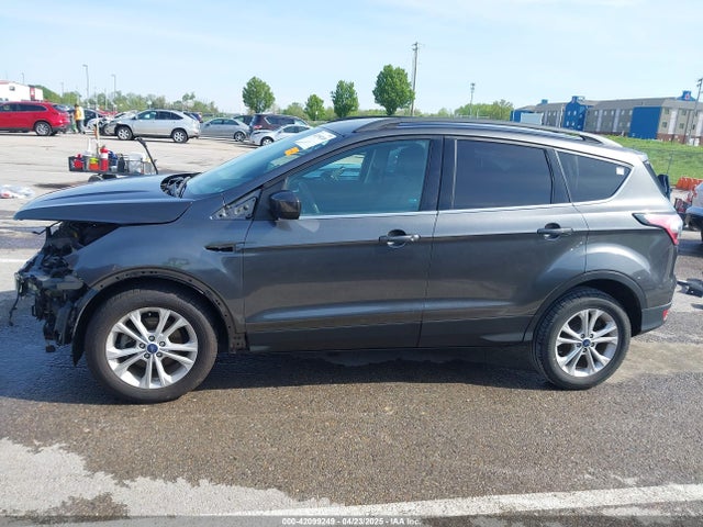 1FMCU0GD4HUD94743 Ford ESCAPE SE