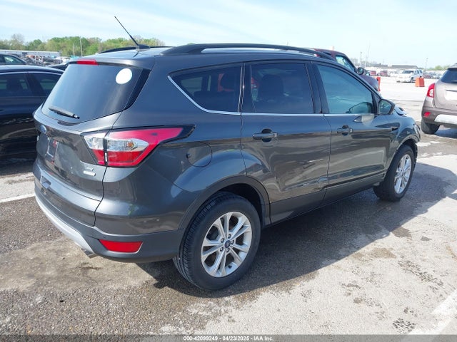 1FMCU0GD4HUD94743 Ford ESCAPE SE