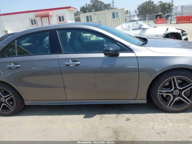 WDD3G4EB6KW002500 Mercedes-Benz A 220