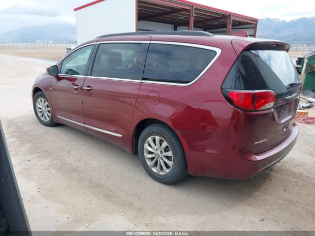 2017 CHRYSLER PACIFICA 2C4RC1BG2HR787825 Photo 2
