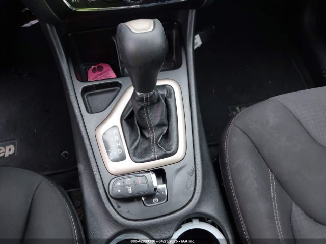 1C4PJLCB0FW761871 Jeep Cherokee Latitude