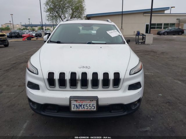 1C4PJLCB0FW761871 Jeep Cherokee Latitude