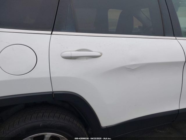 1C4PJLCB0FW761871 Jeep Cherokee Latitude