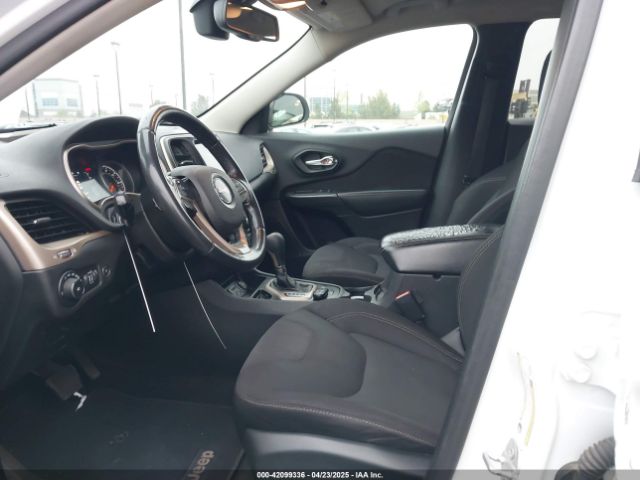 1C4PJLCB0FW761871 Jeep Cherokee Latitude