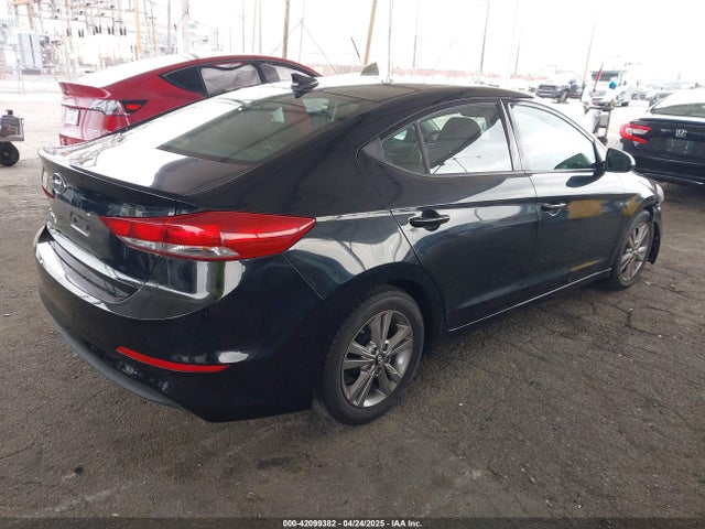 5NPD84LF4HH187873 Hyundai 2017