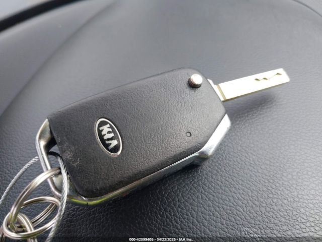KNDJ23AU9L7071761 KIA SOUL LX