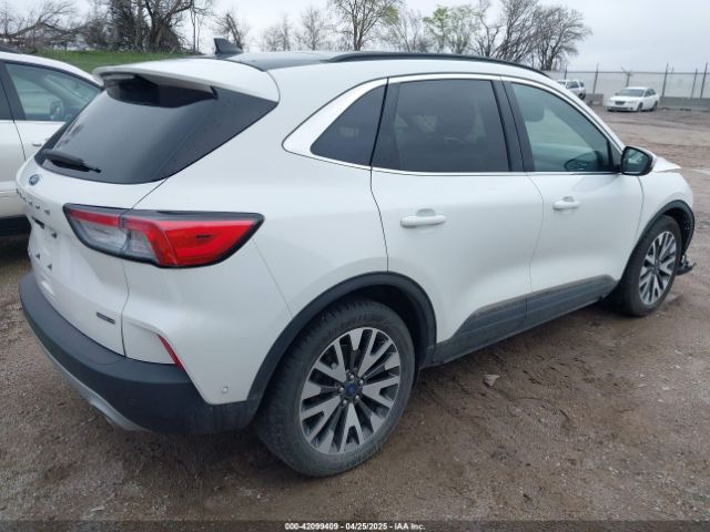 1FMCU9DZ4LUA55364 Ford Escape Titanium