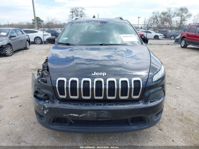1C4PJLCB6EW186576 Jeep Cherokee Latitude