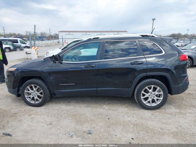 1C4PJLCB6EW186576 Jeep Cherokee Latitude