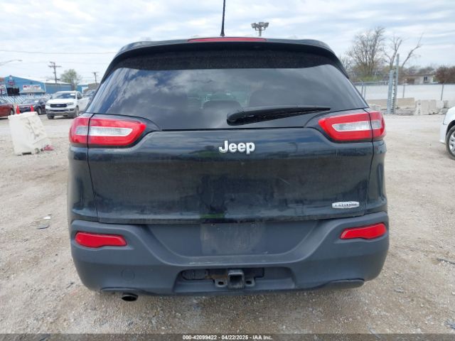 1C4PJLCB6EW186576 Jeep Cherokee Latitude