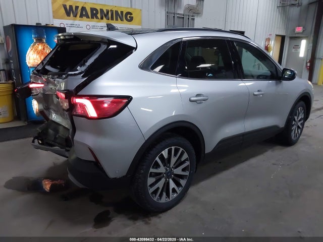 1FMCU9J96LUB45412 Ford Escape Titanium