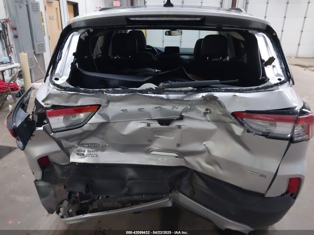 1FMCU9J96LUB45412 Ford Escape Titanium