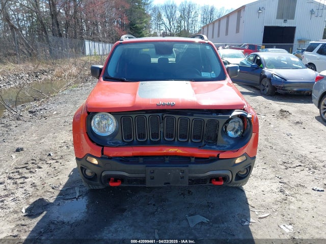 ZACCJBCT1GPE28594 Jeep Renegade Trailhawk