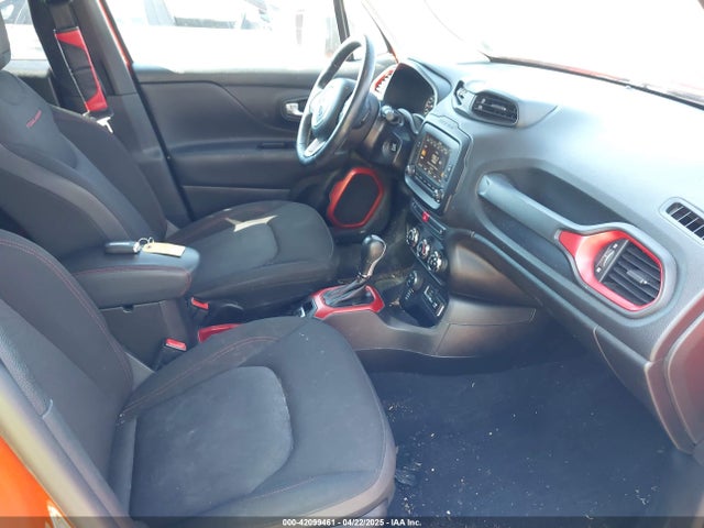 ZACCJBCT1GPE28594 Jeep Renegade Trailhawk