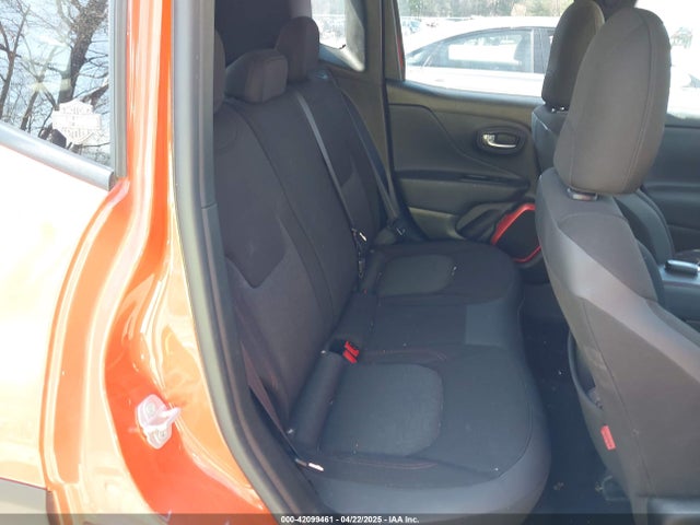 ZACCJBCT1GPE28594 Jeep Renegade Trailhawk