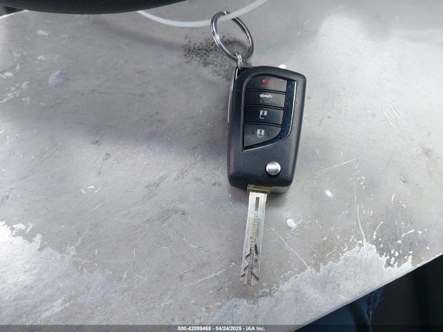 4T1B11HK3JU634099 Toyota CAMRY LE