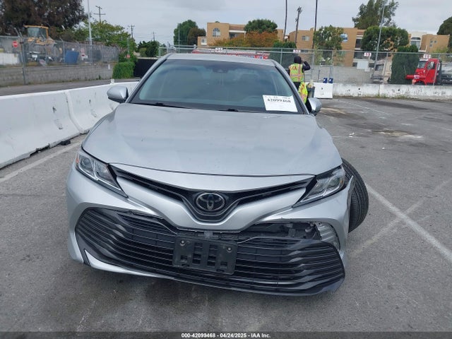 4T1B11HK3JU634099 Toyota CAMRY LE