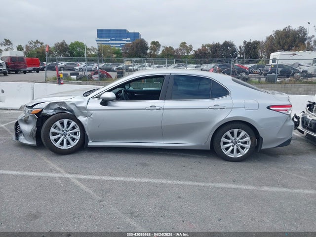 4T1B11HK3JU634099 Toyota CAMRY LE