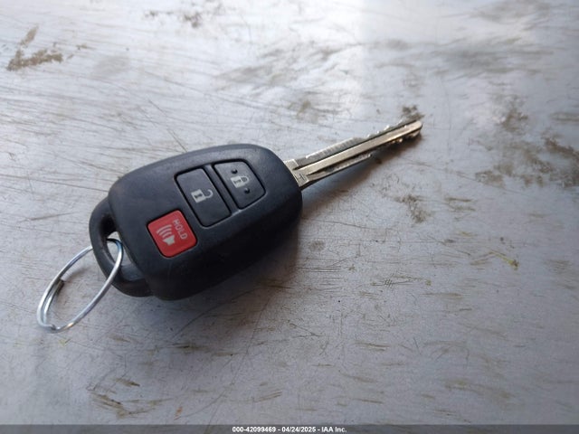 JTMZFREV3EJ004415 Toyota RAV4 LE