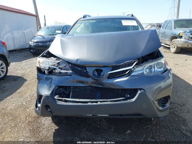 JTMZFREV3EJ004415 Toyota RAV4 LE
