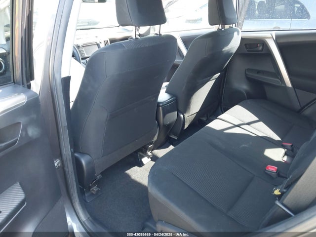 JTMZFREV3EJ004415 Toyota RAV4 LE